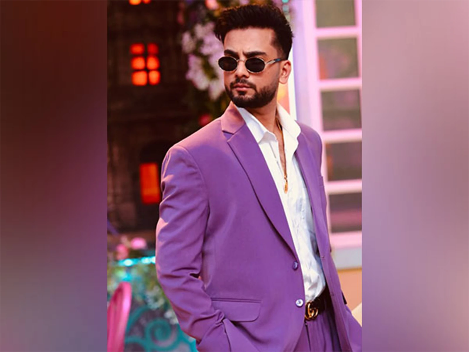 Elvish Yadav shuts down dating rumours after viral birthday party video