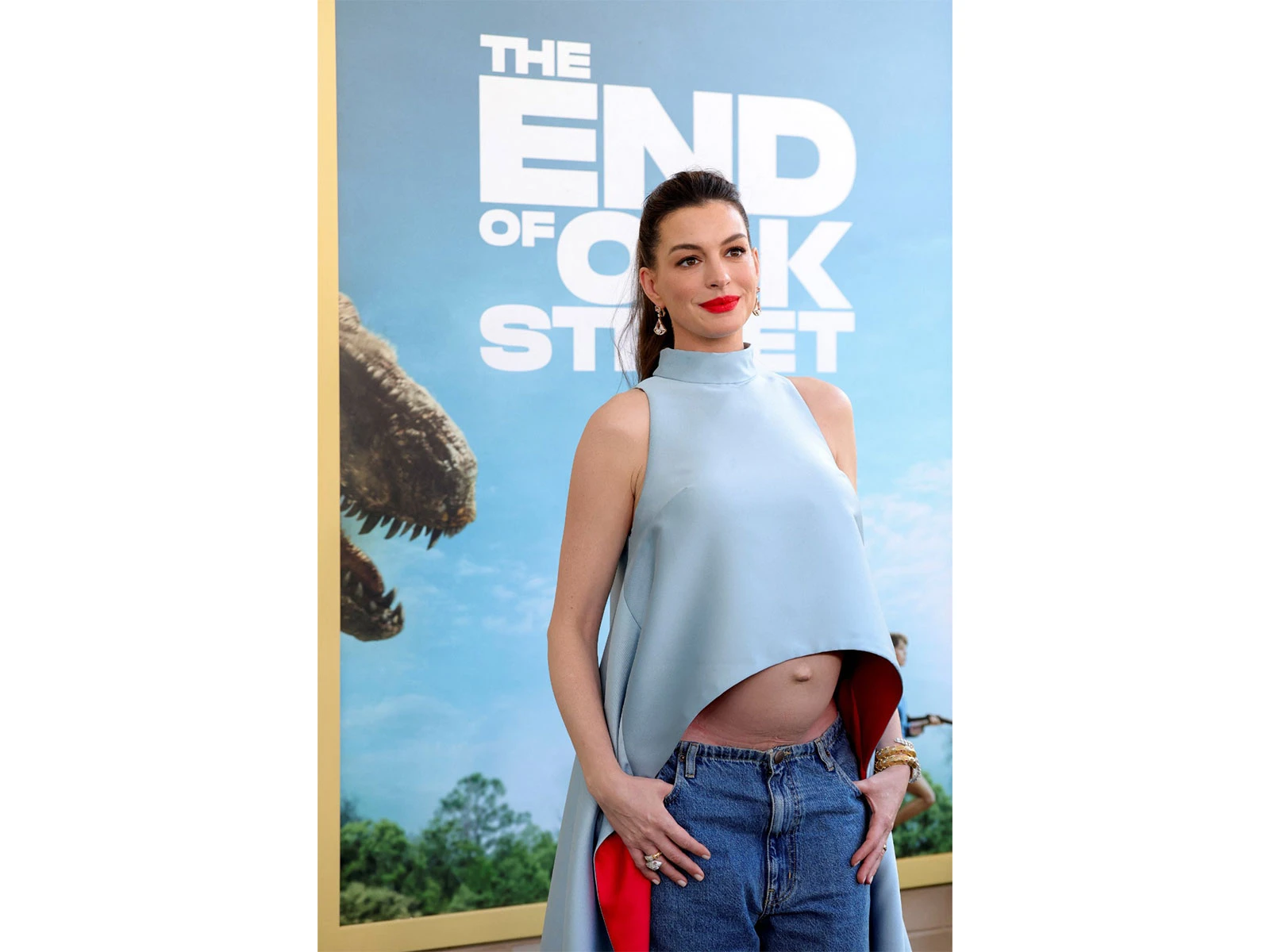 Anne Hathaway keeps her promise and vanishes after a whirlwind year of movie releases