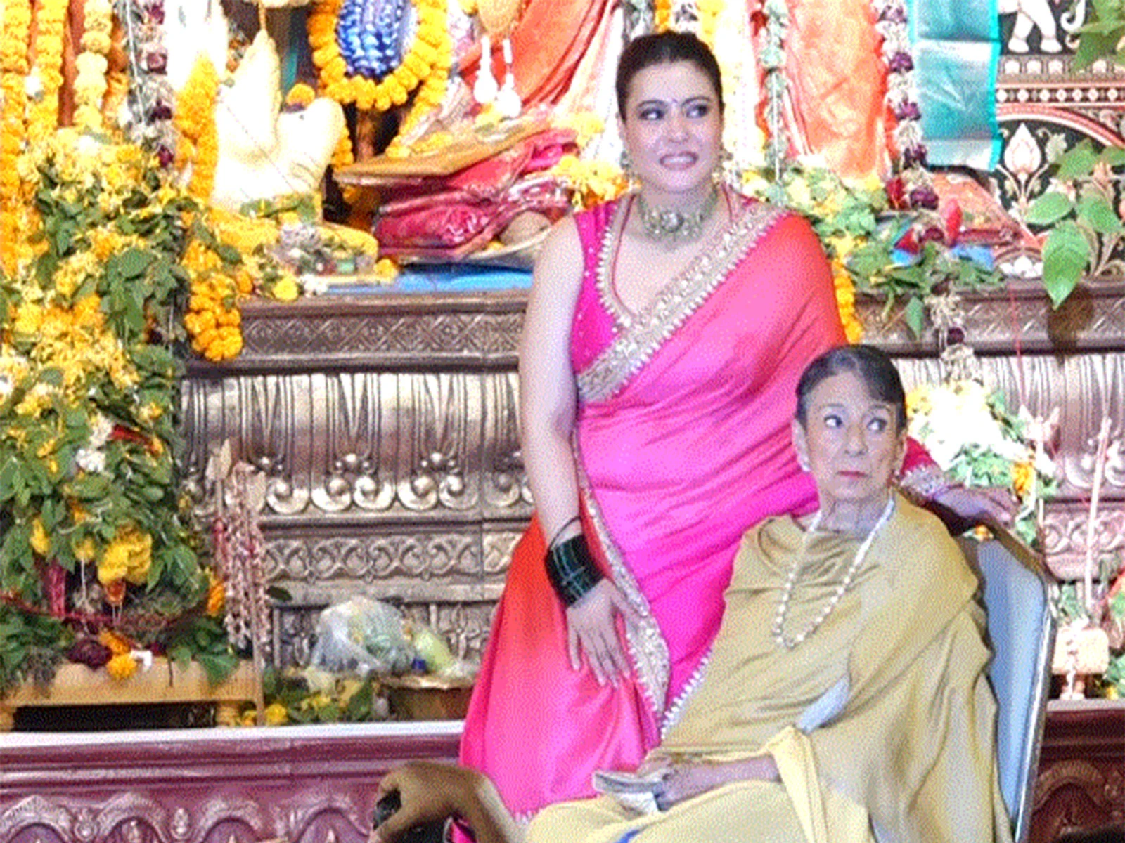 Kajol seeks blessings from mother Tanuja at Mumbai Durga Puja celebrations