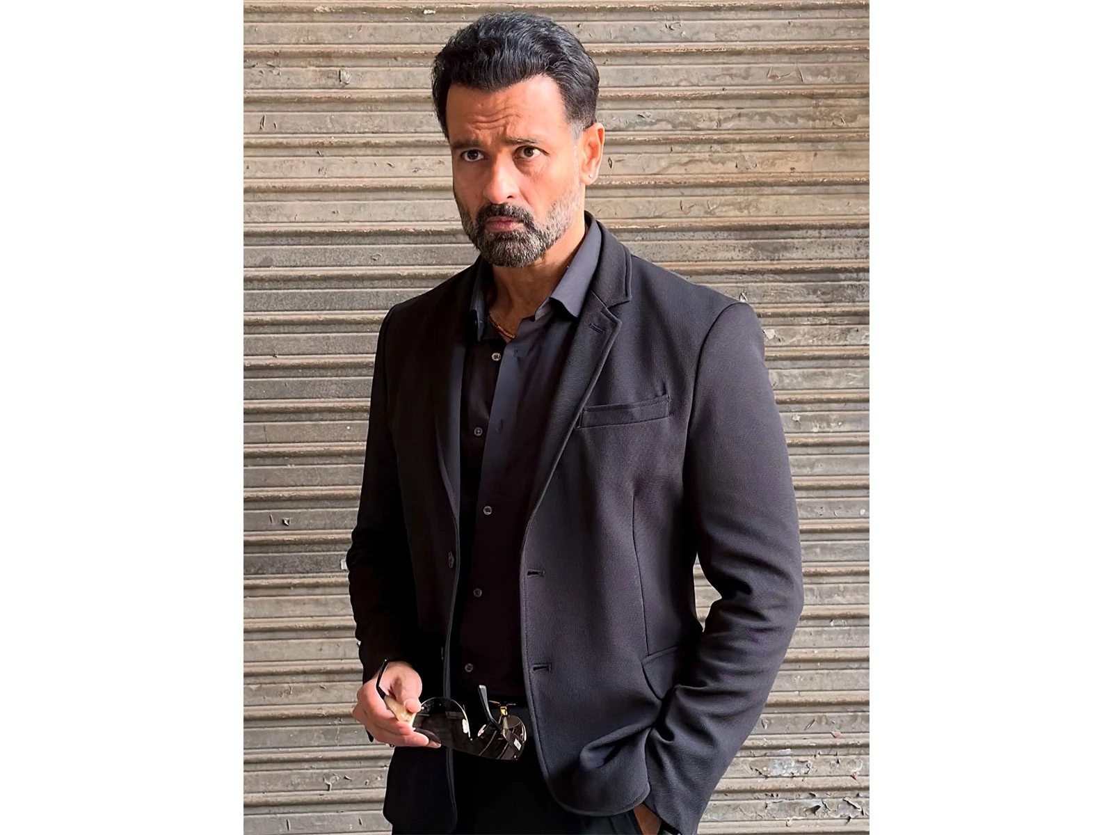 Rohit Roy clarifies his controversial dustbin medium remark about Indian television