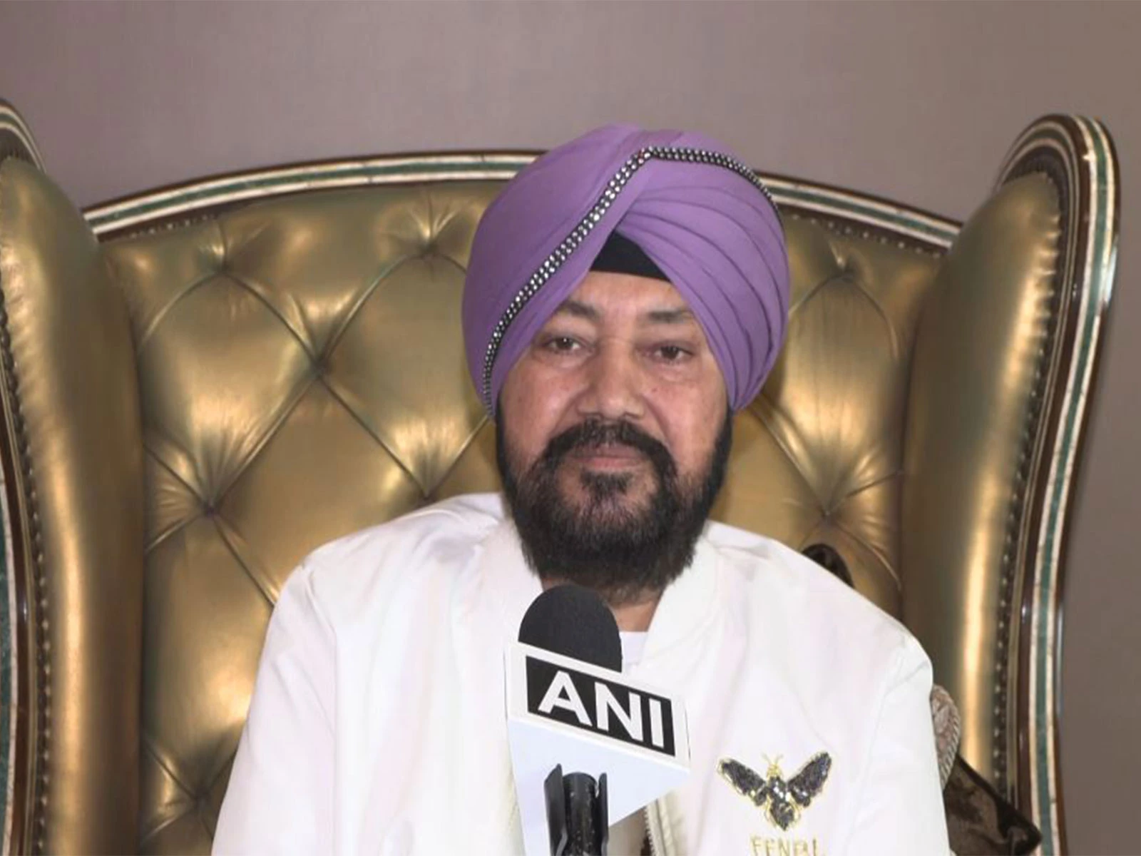 Anupam Kher defends Daler Mehndi after public humiliation by Uttarakhand minister