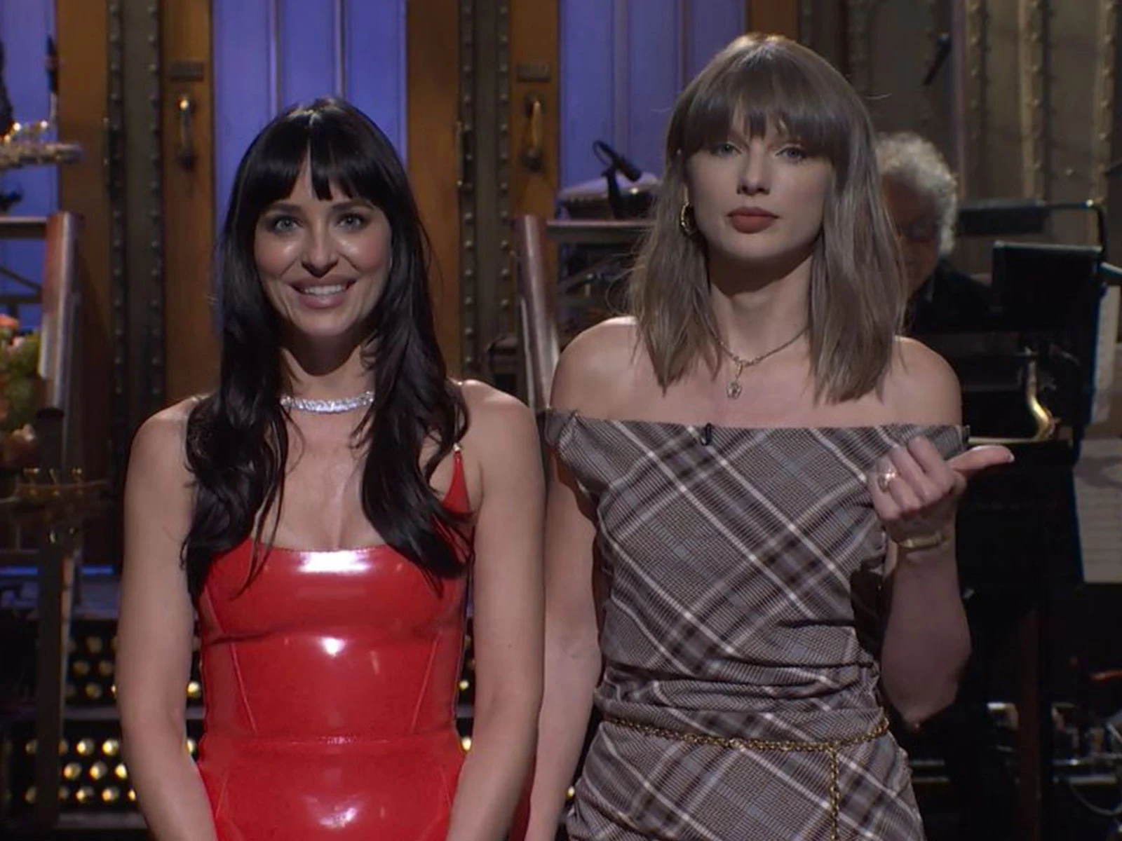 Taylor Swift crashes Dakota Johnson Saturday Night Live monologue for a hilarious surprise